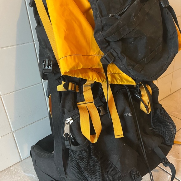 The North Face Spectrum internal frame hiking backpack - Picture 6 of 7